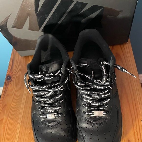 Nike Supreme AF1 size US 10 men’s - Picture 4 of 8